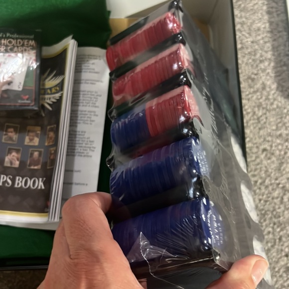 Texas Hold Em Poker Set ♥️ ♦️ ♣️ - Picture 4 of 6